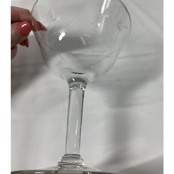 Vintage Glassware 3 Vine Leaf Design Champagne Pedestal Glasses Wedding Party - Picture 2 of 8